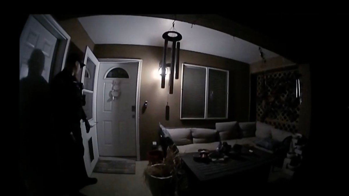 agentes de la policía de Farmington disparan mortalmente a un hombre por error