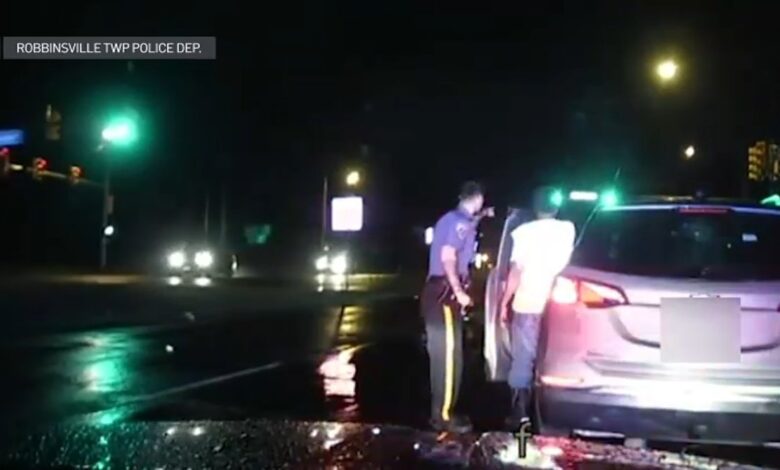 arrollan a policía que ayudaba a conductor en NJ