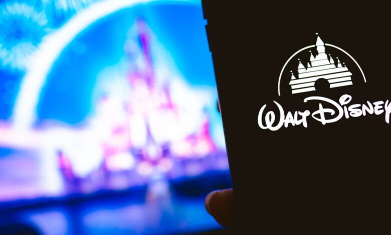 exempleado enfrenta cargos por presuntamente grabar inapropiadamente a mujeres en Disney World
