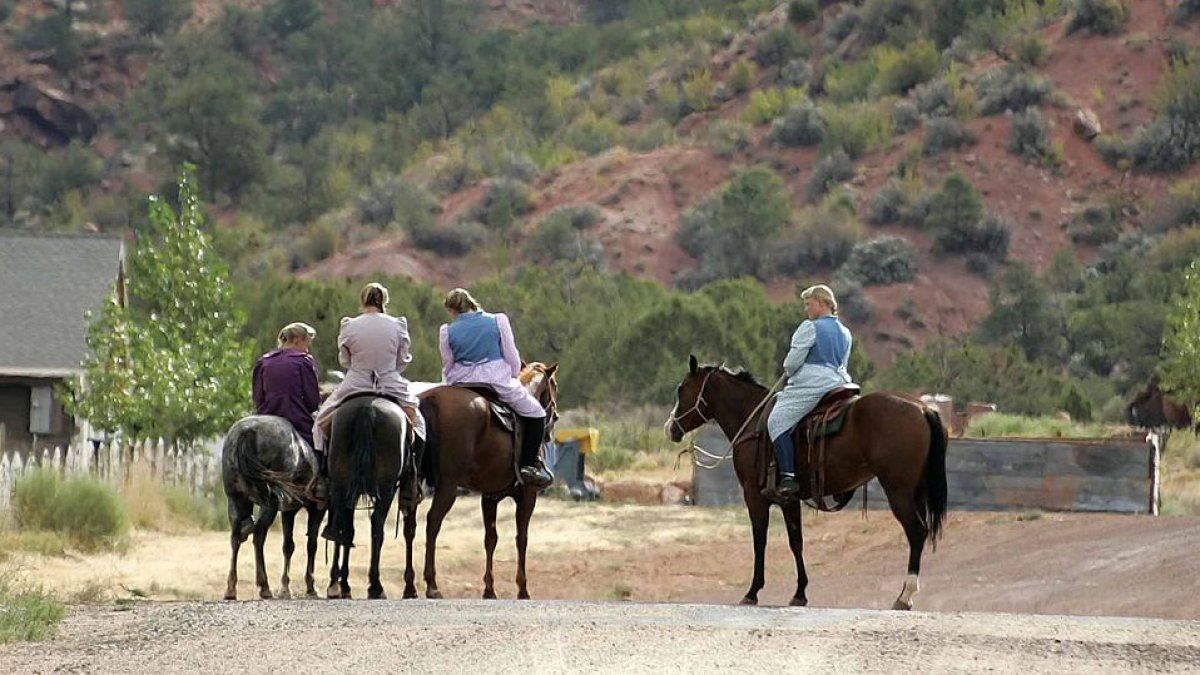 madres denuncian desaparición de sus hijos tras mensaje de líder polígamo