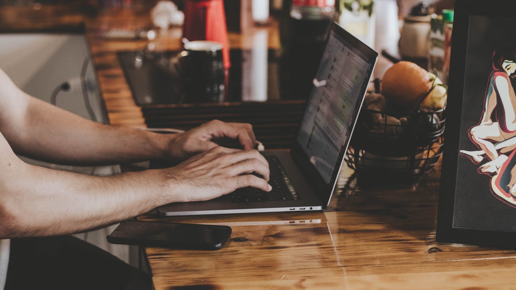 tiene a millones de personas enganchadas