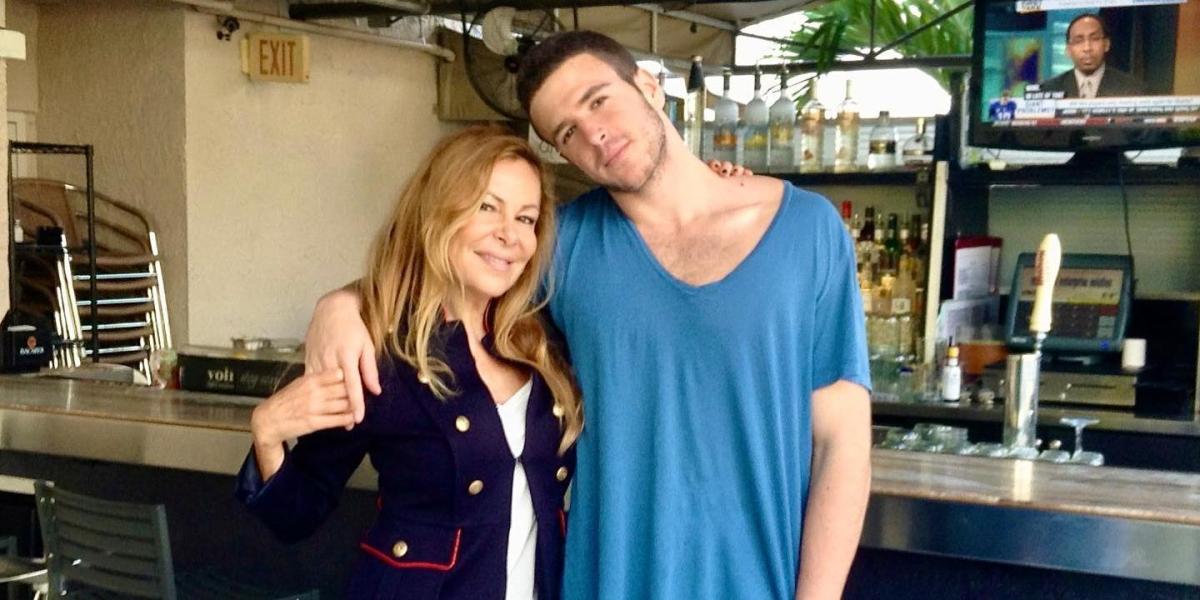 ¿El libro es más de Ana Obregón o Aless? Estas son las únicas páginas que ha escrito su hijo