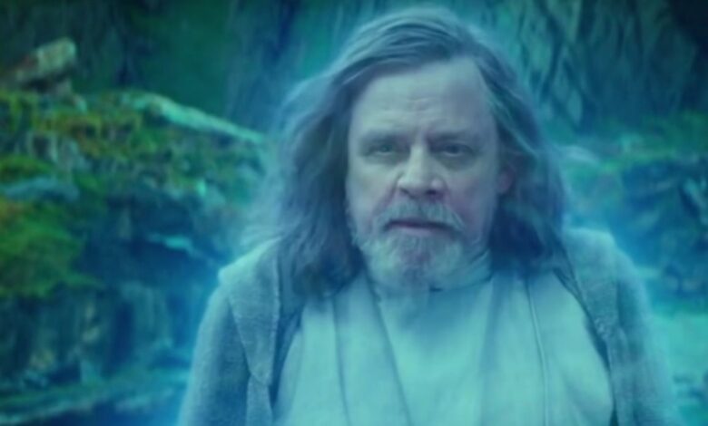 Star Wars Rise of Skywalker Mark Hamill Luke Force Ghost
