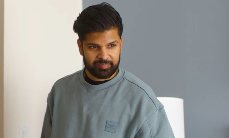 Aashay SHah Indian Matchmaking wearing gray shirt