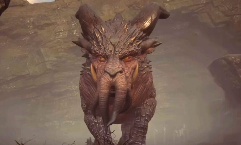 A Graphorn walking toward the camera menacingly in Hogwarts Legacy.