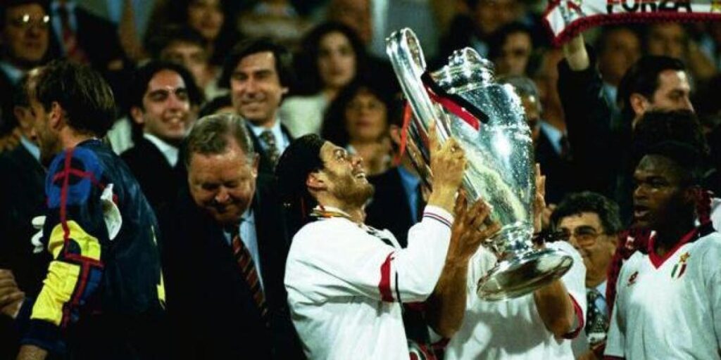 ¿Qué pasó la última vez que Italia tuvo a tres clubs en las finales europeas?