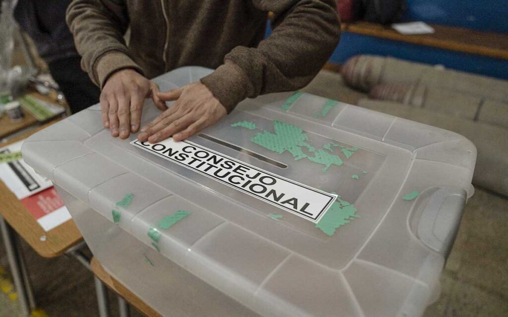 ¿Quiénes escribirán la nueva propuesta de Constitución en Chile?