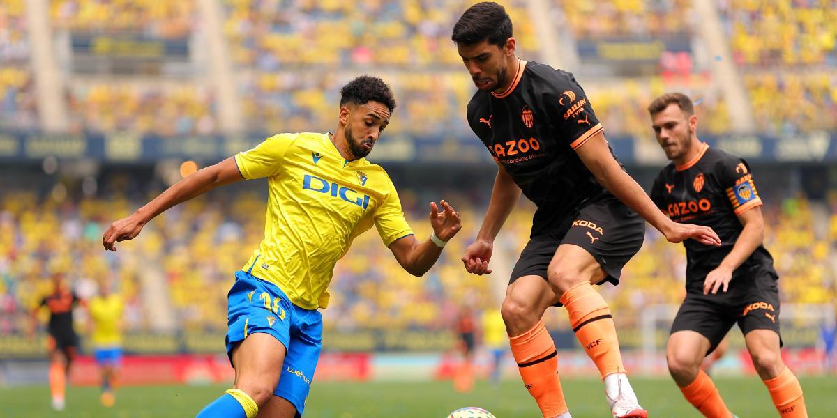 1-0: Gol 'salvador' de Escalante para avanzar al Cádiz ante el Valencia