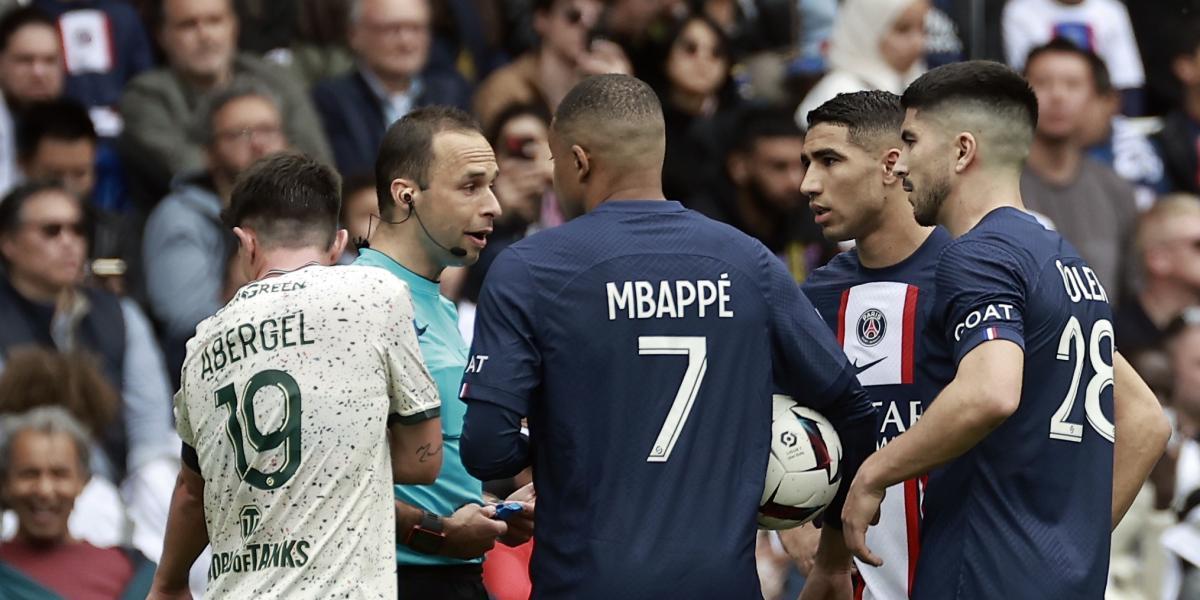 1-3: El Lorient castiga a un PSG calamitoso