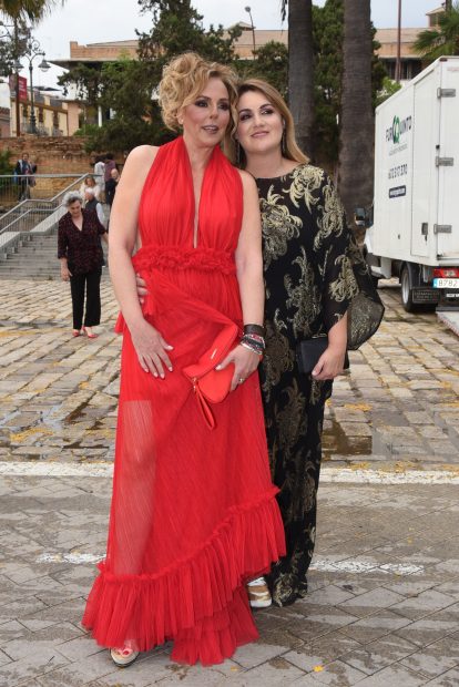 Rocío Carrasco y Carlota Corredera en Sevilla. / Gtres
