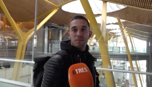Víctor Elías en el aeropuerto / Gtres