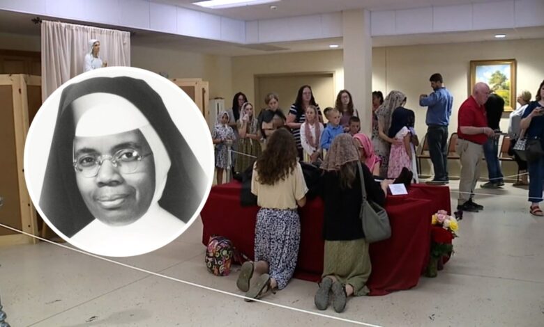 Cuerpo de monja “incorruptible” atrae devotos a pueblo en Missouri