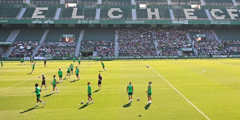 2.000 escolares se vuelcan con el Elche