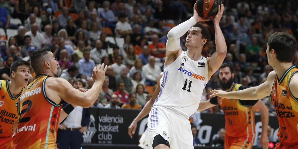 68-79: Yabusele y Hezonja tiran del Madrid en Valencia