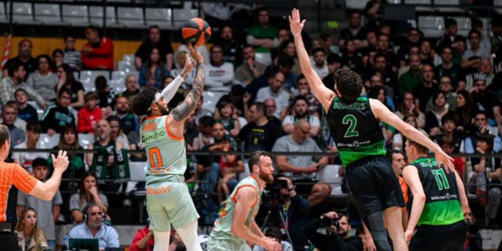 77-86: Howard y Giedraitis lideran al Cazoo Baskonia ante el Joventut