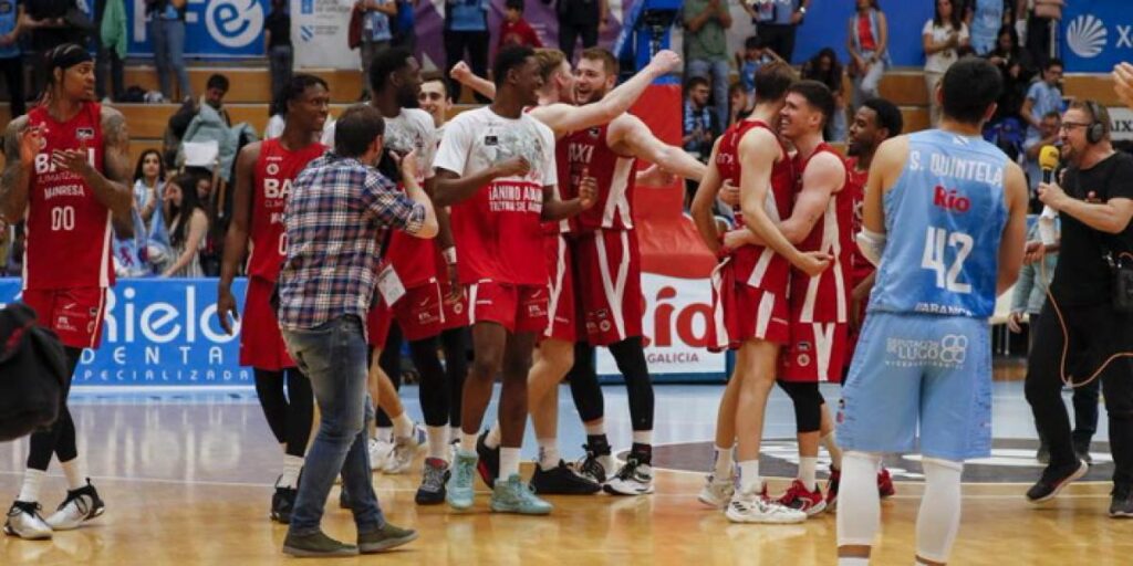 81-82: Robinson da la permanencia al Baxi Manresa en Lugo