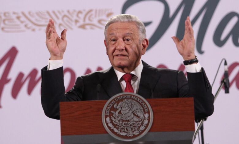 AMLO dice que SCJN no aprobó Plan B para defender sus sueldos