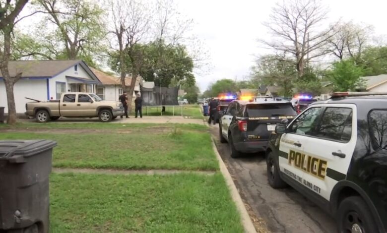 Acusan a hombre de Texas de dispararle a amigo en los testículos