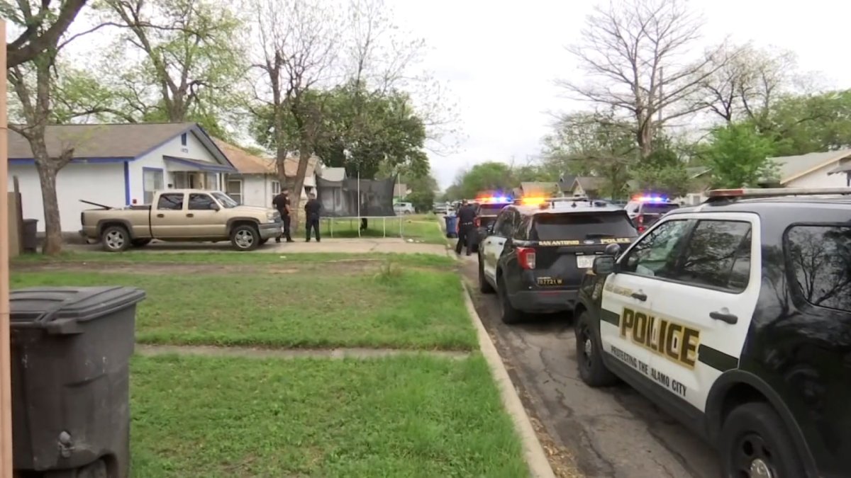 Acusan a hombre de Texas de dispararle a amigo en los testículos