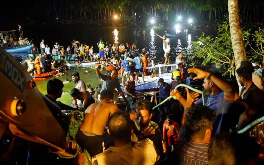 Al menos 22 muertos tras barco hundido en la India