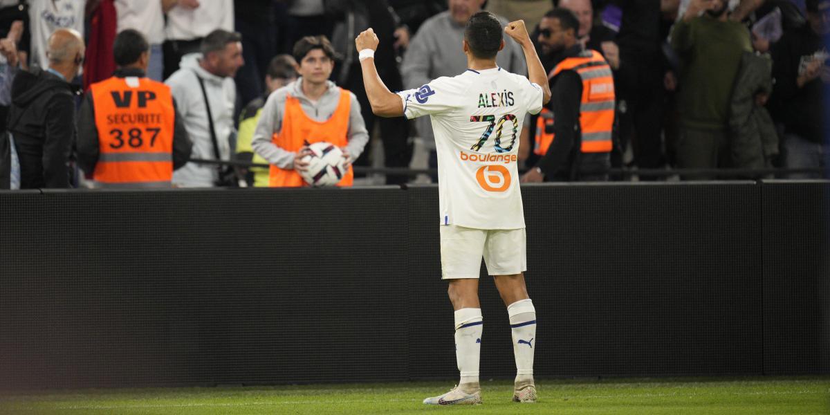Alexis acerca al Marsella a cinco puntos del PSG