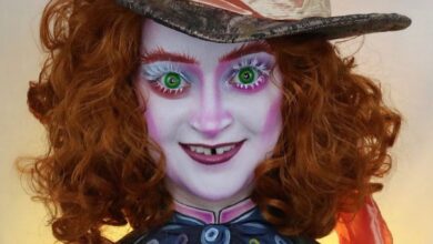 Lauren Ward cosplaying as Mad Hatter in Alice in Wonderland