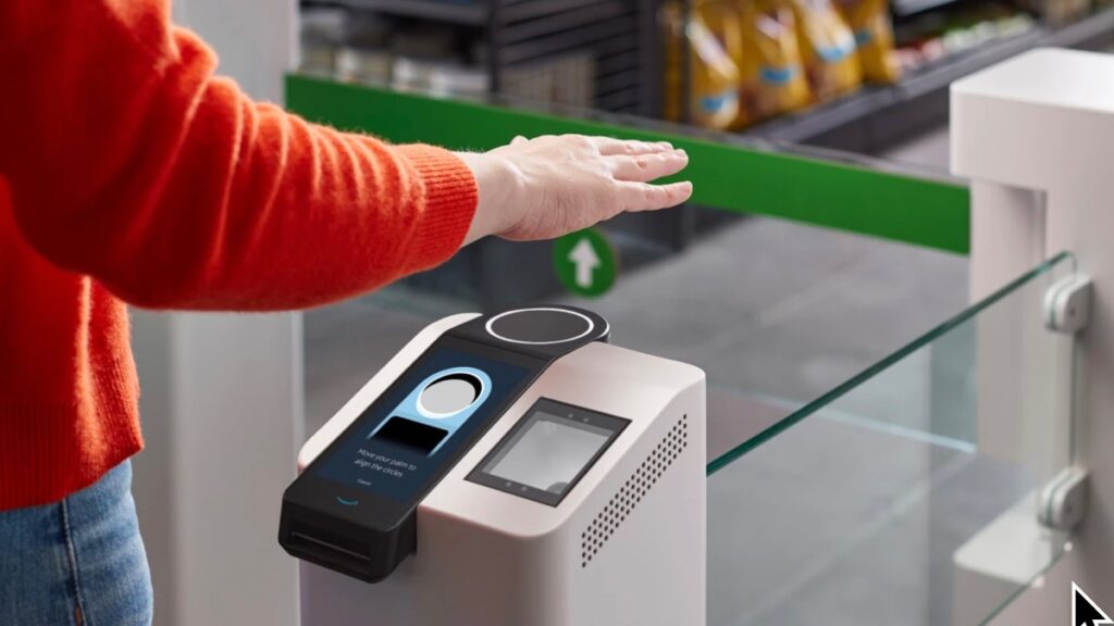 Amazon One permite comprar alcohol con un escaneo