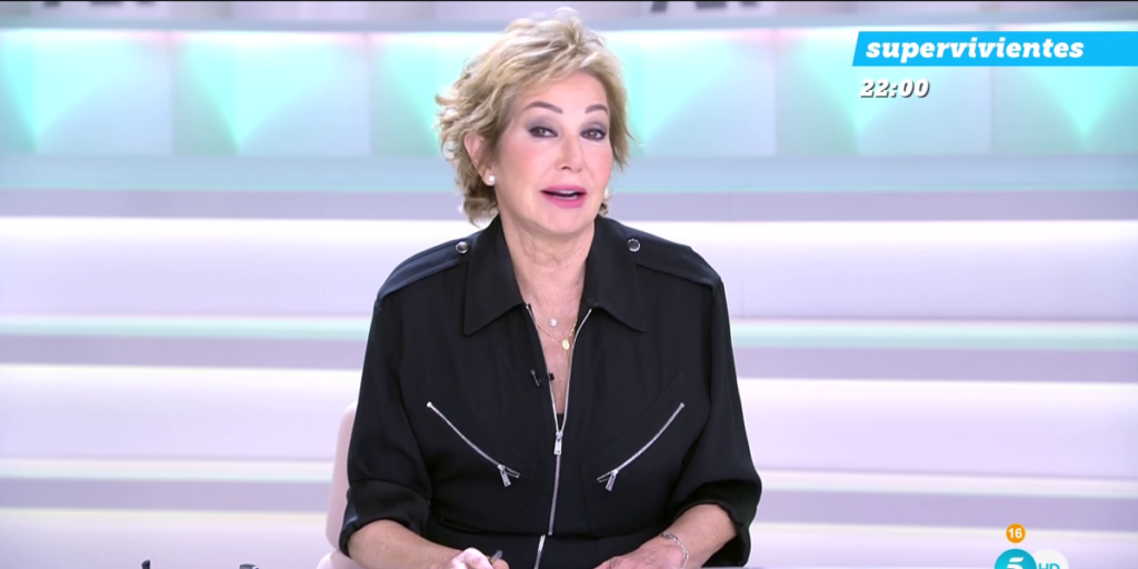 Ana Rosa Quintana se abraza a uno de los vetados de Mediaset