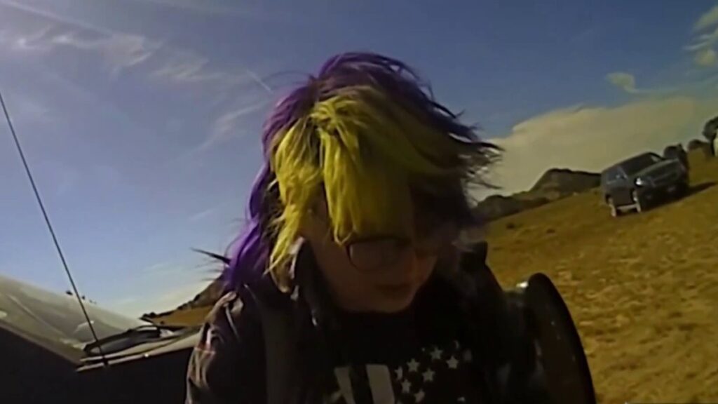 Armera del set de “Rust” pide que desestimen el cargo en su contra, como ocurrió con Alec Baldwin