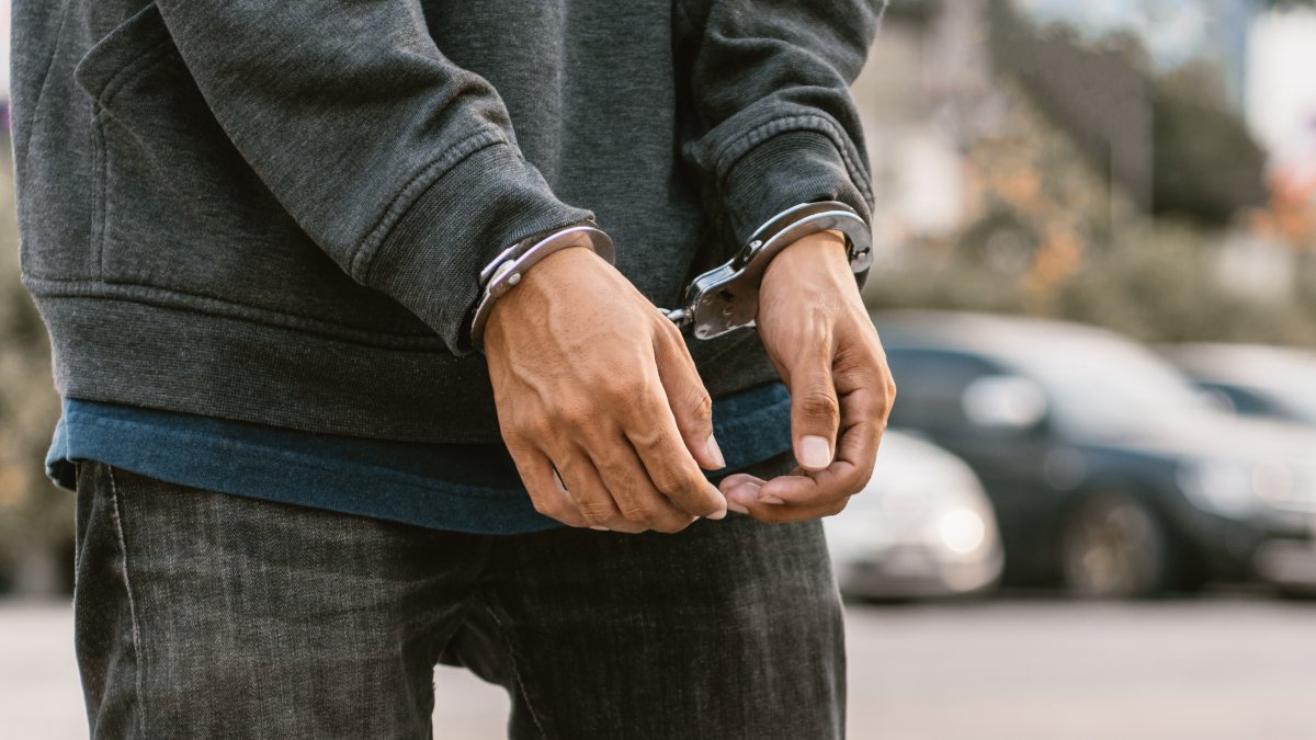 Arrestan en San Antonio al sospechoso de varios robos en tiendas de conveniencia