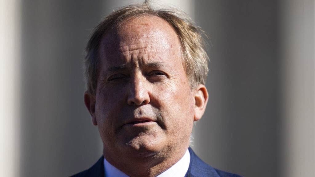 Artículos de destitución presentados contra Ken Paxton en Texas