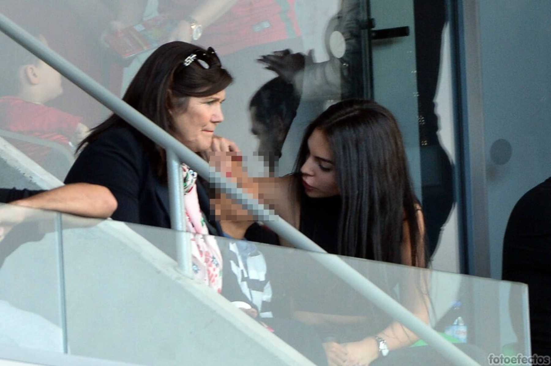 Georgina Rodríguez y Dolores Aveiro / Gtres