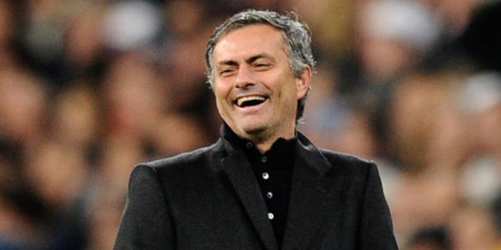 Así sería el PSG si ficha a Mourinho