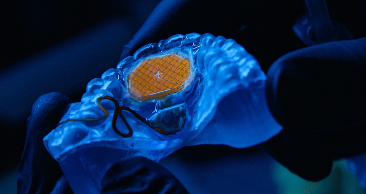 Augmental te permite controlar una computadora (y juguetes sexuales) con tu lengua