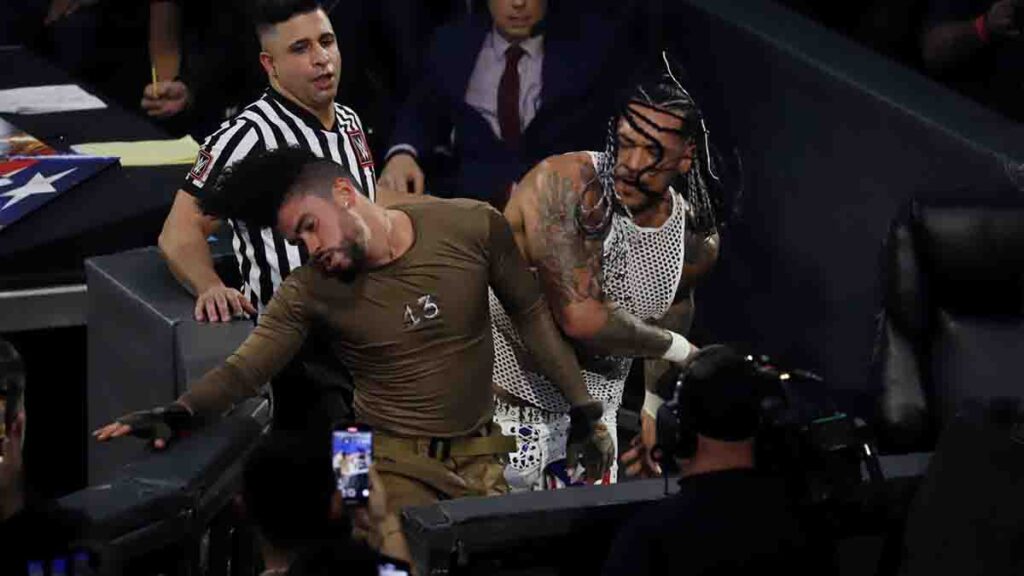 Bad Bunny se impone en una pelea callejera al luchador Damian Priest
