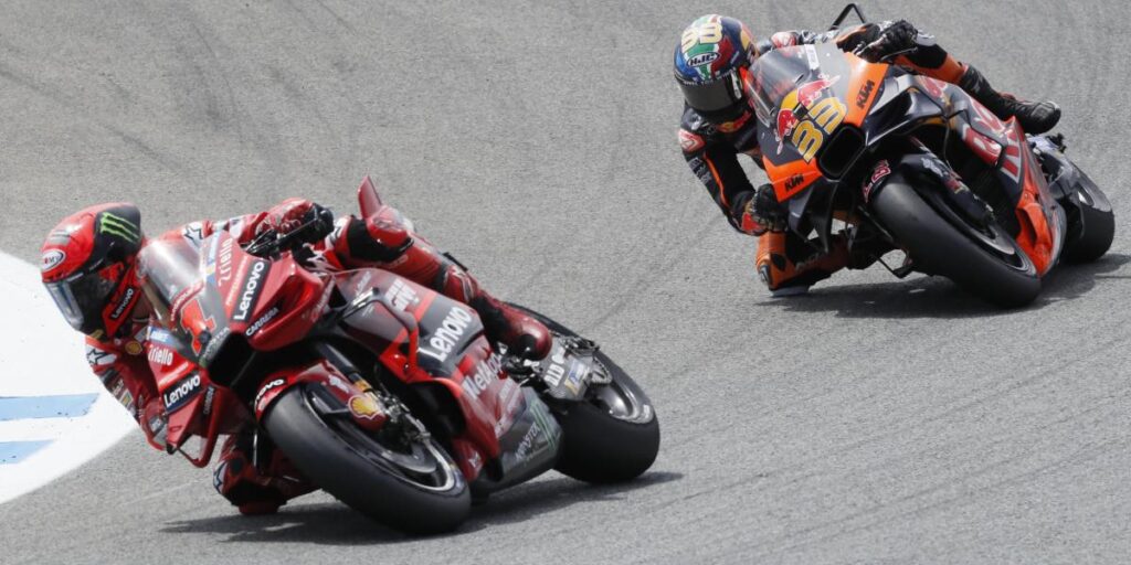 Bagnaia corrige sus errores y recupera el liderato tras ganar en Jerez