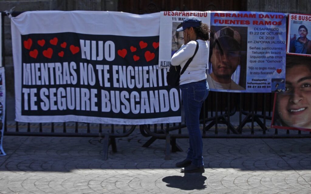 Banco forenses de México inicia actividades tarde y rodeado de imprecisiones