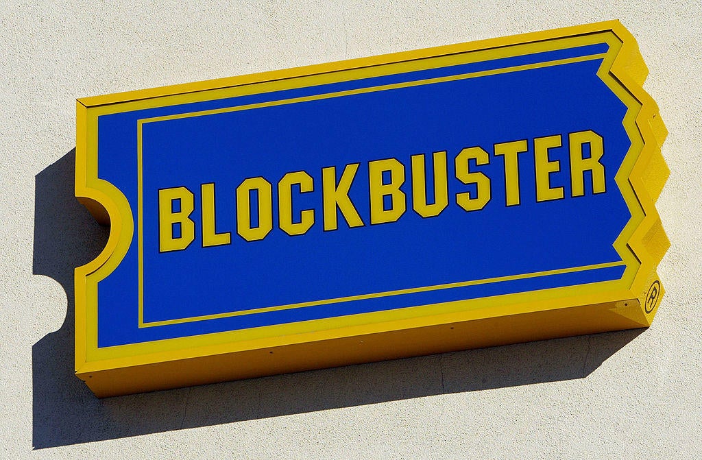 Blockbuster asa a Netflix por la represión del uso compartido de contraseñas