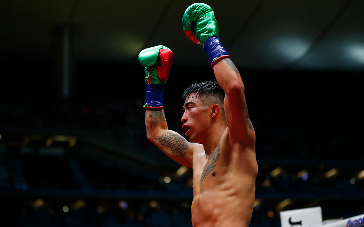 Box: El ‘Rey’ Martínez retiene la faja de peso mosca del CMB por vía del nocaut