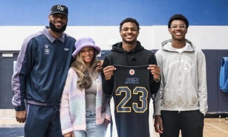 Bryce James, el hijo pequeño de LeBron, cambia de instituto
