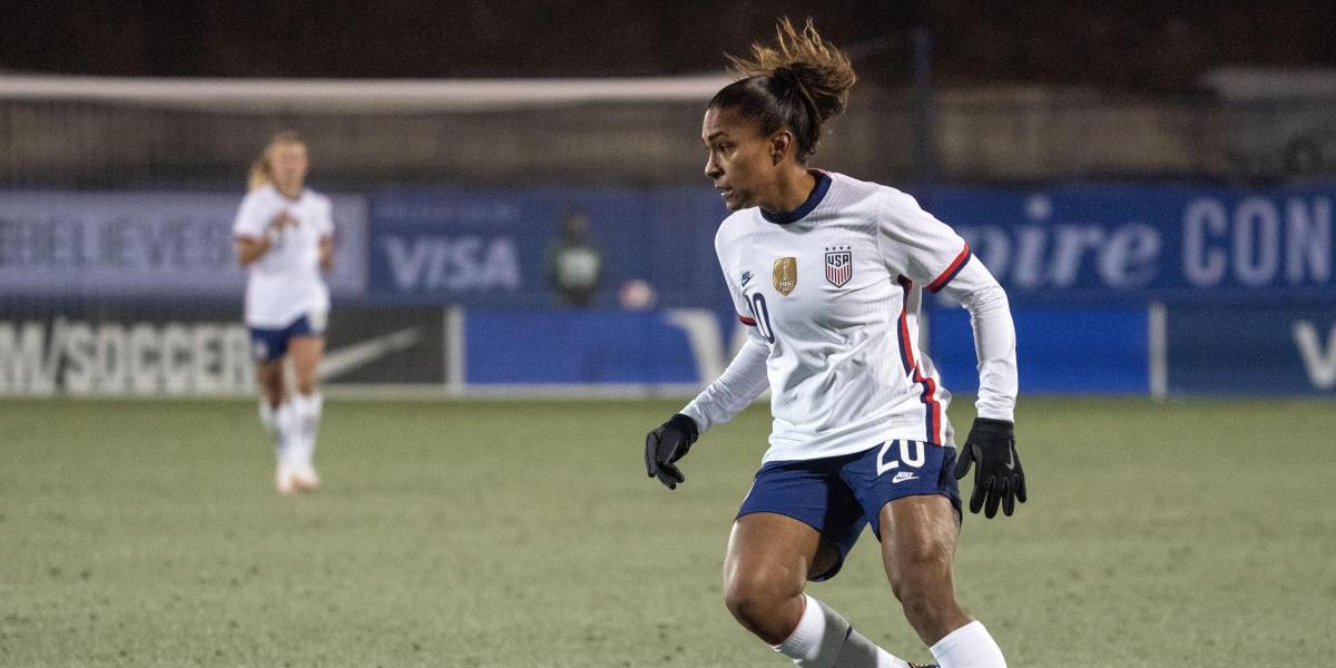 Catarina Macario también se cae del Mundial