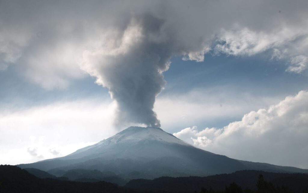 Cenapred ve tres posibles escenarios para la actividad del Popocatépetl