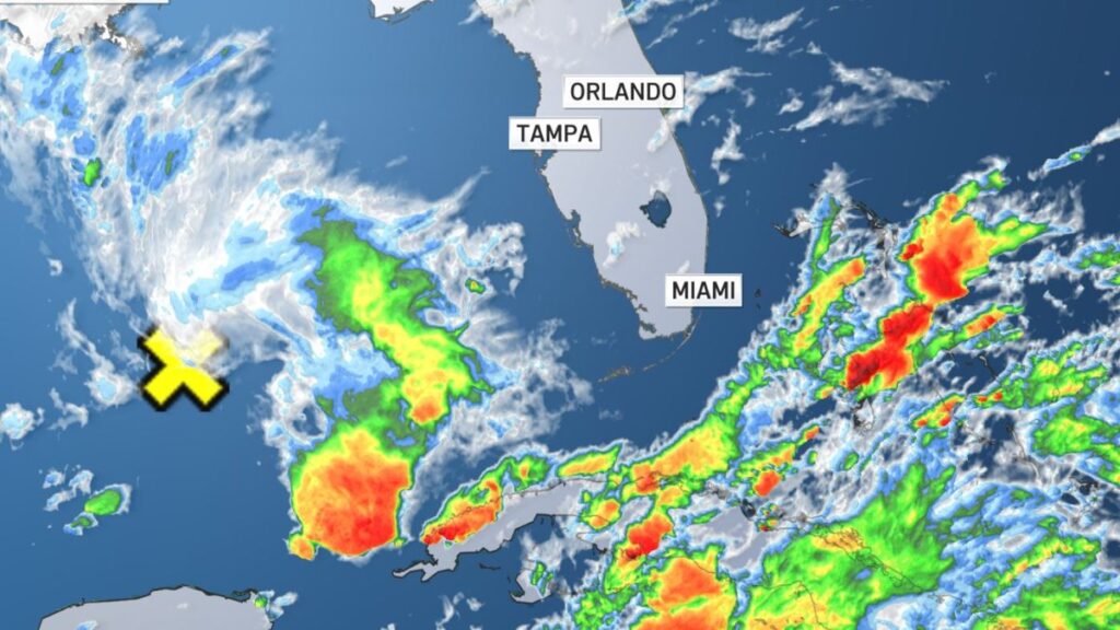 Centro Nacional de Huracanes vigila sistema en el Golfo de México