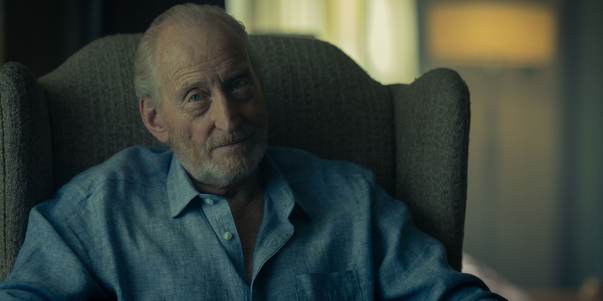 Charles Dance rompe la confrontación mortal entre padre e hijo de Rabbit Hole