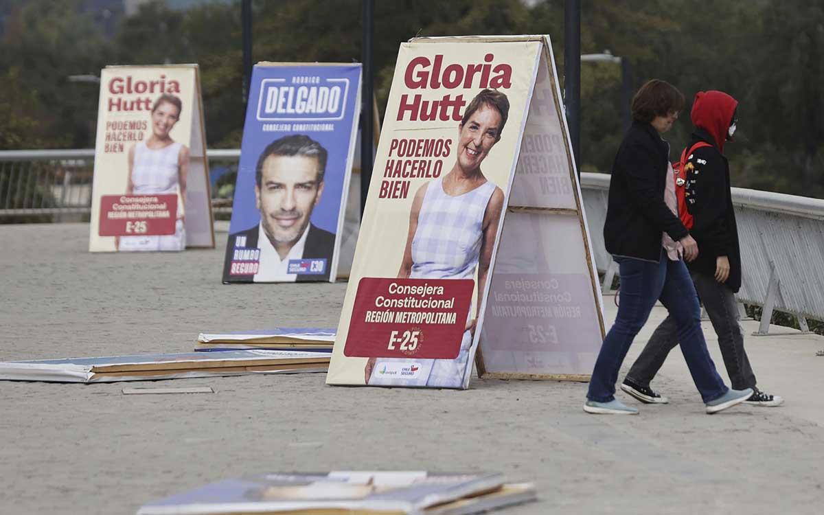 Chile celebra elecciones para definir a los consejeros que elaborarán la nueva propuesta de Constitución