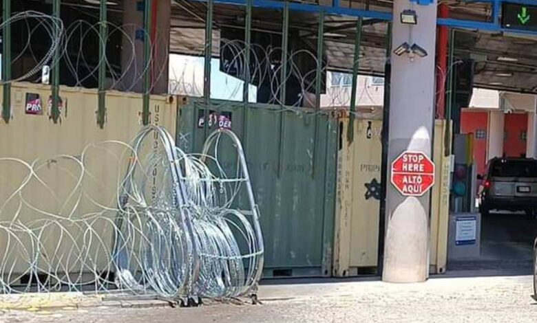Colocan alambre de púas en garita fronteriza con Nogales, Sonora