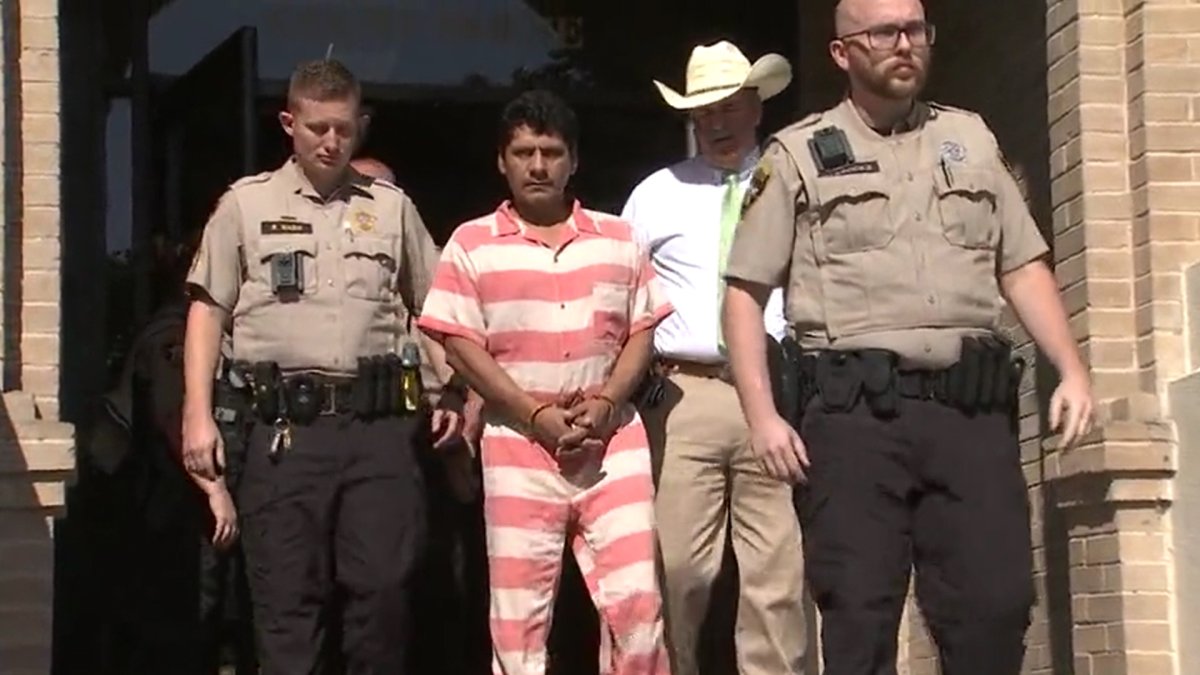 Comparece en corte el presunto autor de masacre de vecinos en Texas