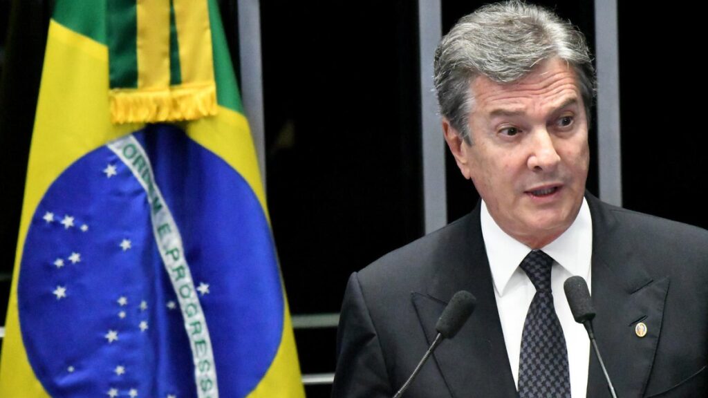 Condenan a expresidente de Brasil a casi nueve años de cárcel por corrupción