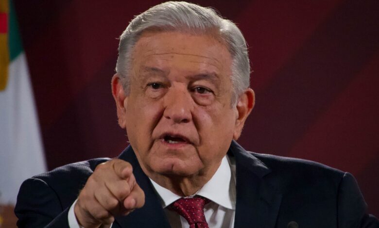 Congreso de Perú debatirá una moción de rechazo a López Obrador