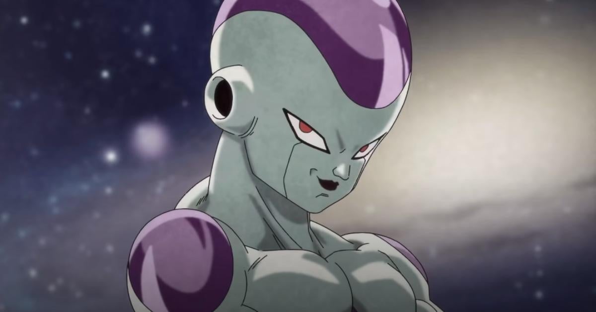 Cosplay de Dragon Ball infunde miedo con Frieza